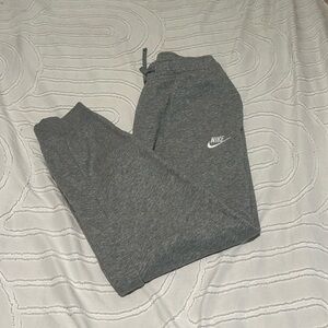 Women’s nike sweatpants, size medium, grey.